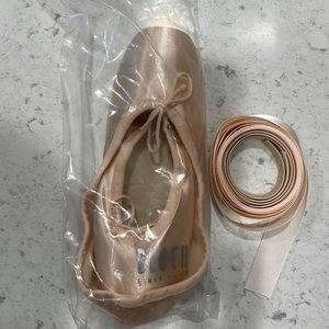 Demi pointe ballet shoes